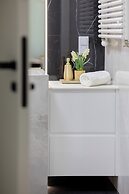 Grzybowska Apartment by Renters Prestige