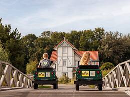 Villa With Rowing Boat and Sauna, Near the Beach