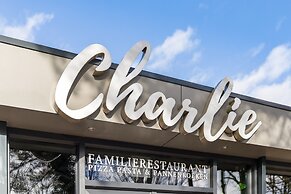 Spacious Villa in Forest Park