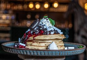 Spacious Villa in Forest Park