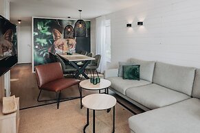 Spacious Villa in Forest Park