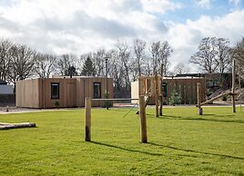 Spacious Villa in Forest Park