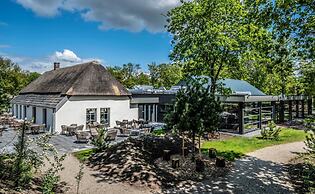 Spacious Villa in Forest Park