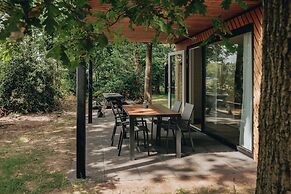 Spacious Villa in Forest Park