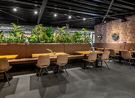 Spacious Villa in Forest Park