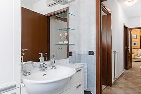 Ganden s Flat in Modena