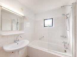 Wooden Bungalow With Dishwasher, 3 km. van Putten