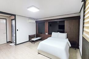 Osan J Hotel