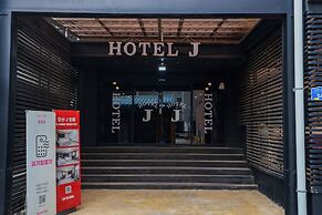 FromH J Hotel Osan
