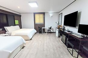 Osan J Hotel