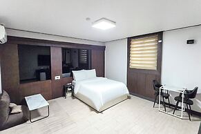 Osan J Hotel