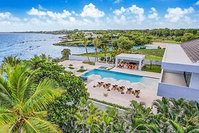 Luxurious 12-bedroom Oceanfront Villa With Private Chef Butler Private
