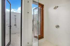 Luxurious 12-bedroom Oceanfront Villa With Private Chef Butler Private