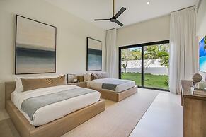 Luxurious 12-bedroom Oceanfront Villa With Private Chef Butler Private