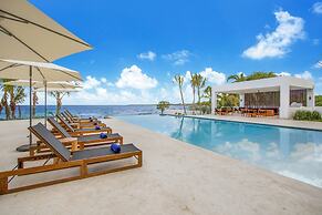 Luxurious 12-bedroom Oceanfront Villa With Private Chef Butler Private