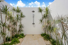 Luxurious 12-bedroom Oceanfront Villa With Private Chef Butler Private