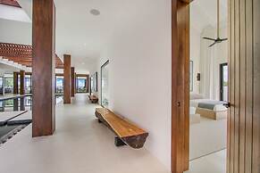 Luxurious 12-bedroom Oceanfront Villa With Private Chef Butler Private