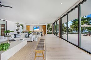 Luxurious 12-bedroom Oceanfront Villa With Private Chef Butler Private