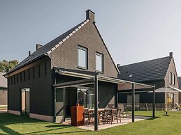 Comfortable Villa With Dishwasher, on a Resort Near the Veerse Meer