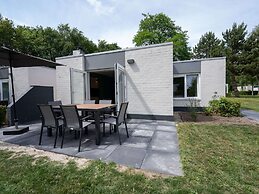 Restyled Bungalow, Near the Hunebed Center