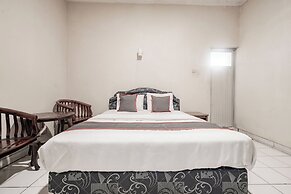 Collection O Hotel Sanira