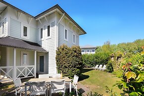 Villa in Hellevoetsluis Near North Sea Beach