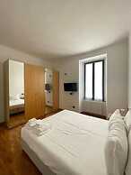 Easy Milano Rooms & Apartments