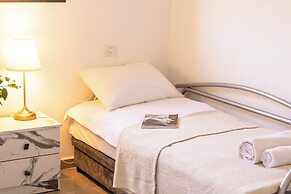 Bahai Gardens Vista Apts by Sea N' Rent