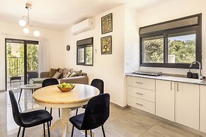 Bahai Gardens Vista Apts by Sea N' Rent