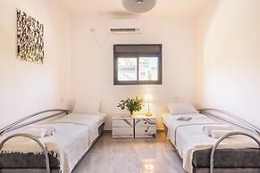 Bahai Gardens Vista Apts by Sea N' Rent