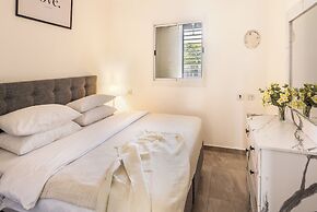 Bahai Gardens Vista Apts by Sea N' Rent