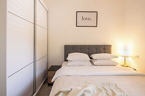 Bahai Gardens Vista Apts by Sea N' Rent