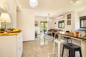 Bahai Gardens Vista Apts by Sea N' Rent