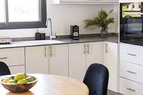 Bahai Gardens Vista Apts by Sea N' Rent