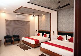 Goroomgo Singla Residency Kangra