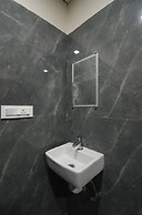 Hotel Shri Dhwaja Inn