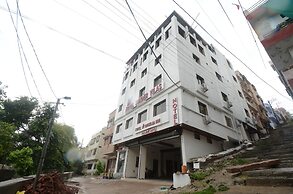 Hotel Shri Dhwaja Inn