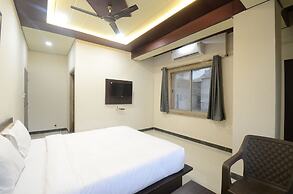 Hotel Shri Dhwaja Inn