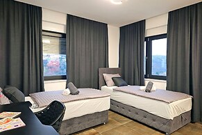 Villa Betelgeuse Supernova