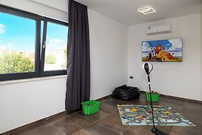 Villa Betelgeuse Supernova