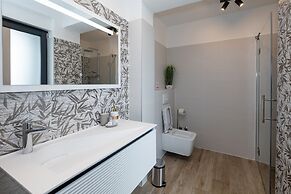 Villa Betelgeuse Supernova