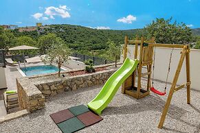 Villa Betelgeuse Supernova