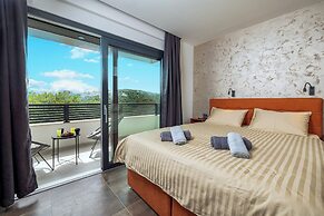 Villa Betelgeuse Supernova