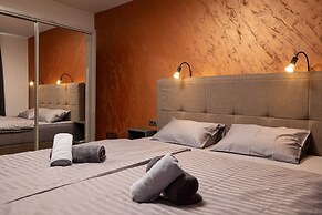 Villa Betelgeuse Supernova