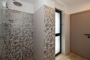 Villa Betelgeuse Supernova