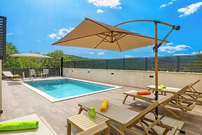 Villa Betelgeuse Supernova