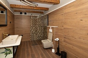 Villa Betelgeuse Supernova