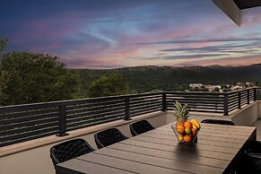 Villa Betelgeuse Supernova