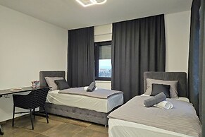 Villa Betelgeuse Supernova