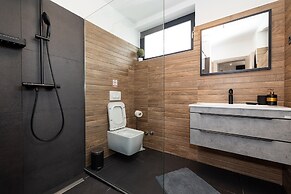 Villa Betelgeuse Supernova